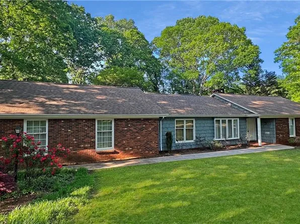265 E Magnolia Rd, Wilkesboro, NC 28659