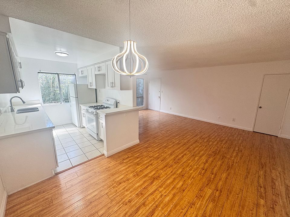 1st image of 1044 N Curson Ave #2