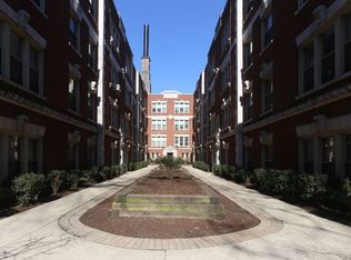 546 W Surf St APT 2S, Chicago, IL 60657