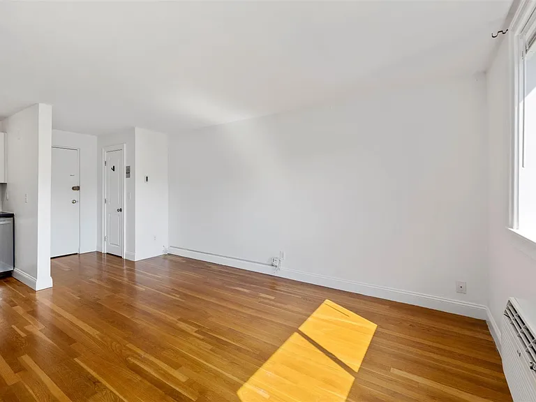 134 Summer St — Photo 9