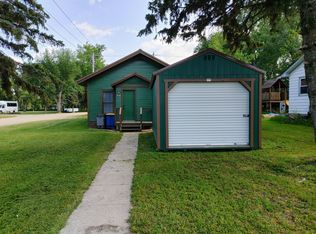 816 1st St N, Ellendale, ND 58436