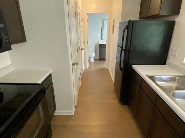 Modern 1 Bedroom Apartment in Warrensburg, 404 Jefferson St, Warrensburg, MO 64093