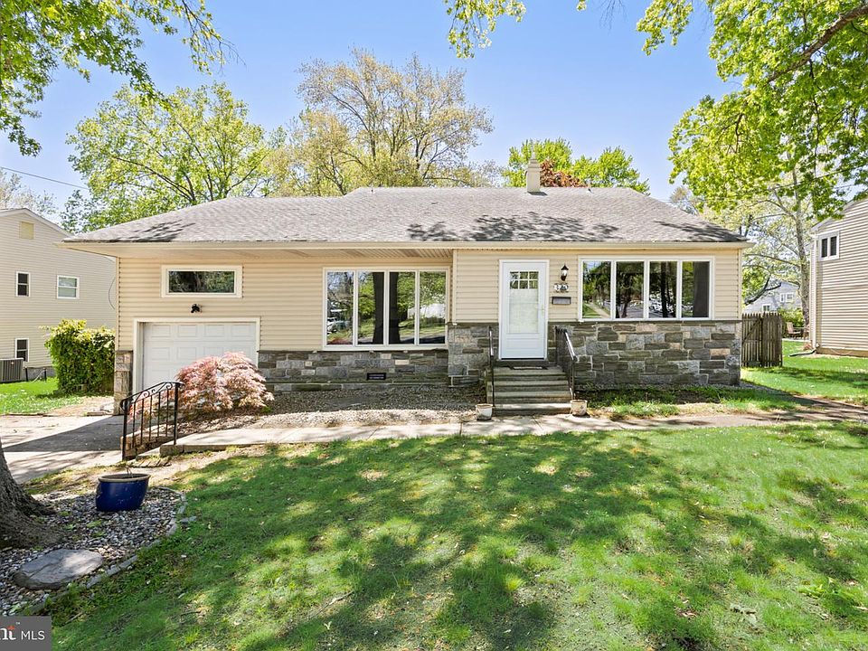 1st image of 330 Cranford Rd