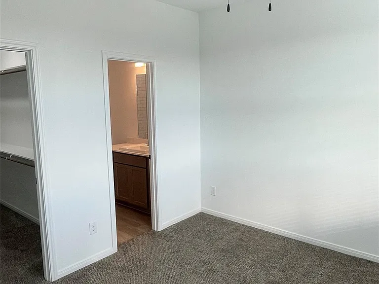2400 Nile Valley Rd — Photo 16