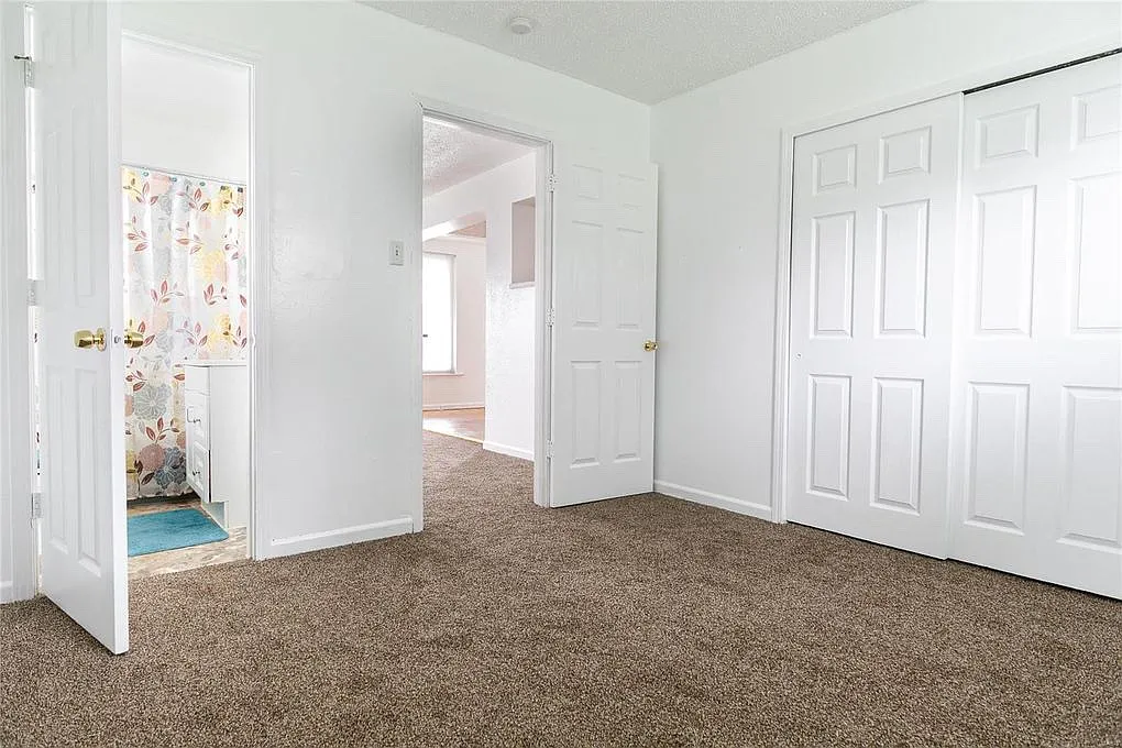 Building Photo - 936 Guenzler Dr