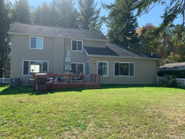 5026 Lake St, Glennie, MI 48737