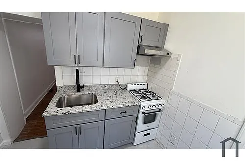 2406 E Harold St Photo 1