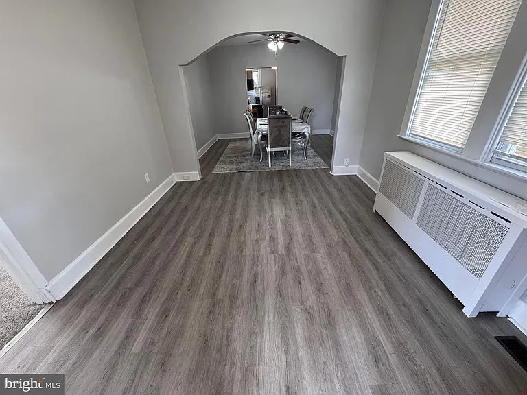 222 Townsend Ave — Photo 4