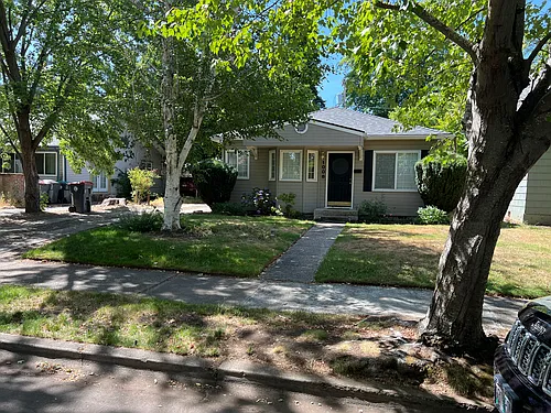 1008 Queen Anne Ave Photo 1