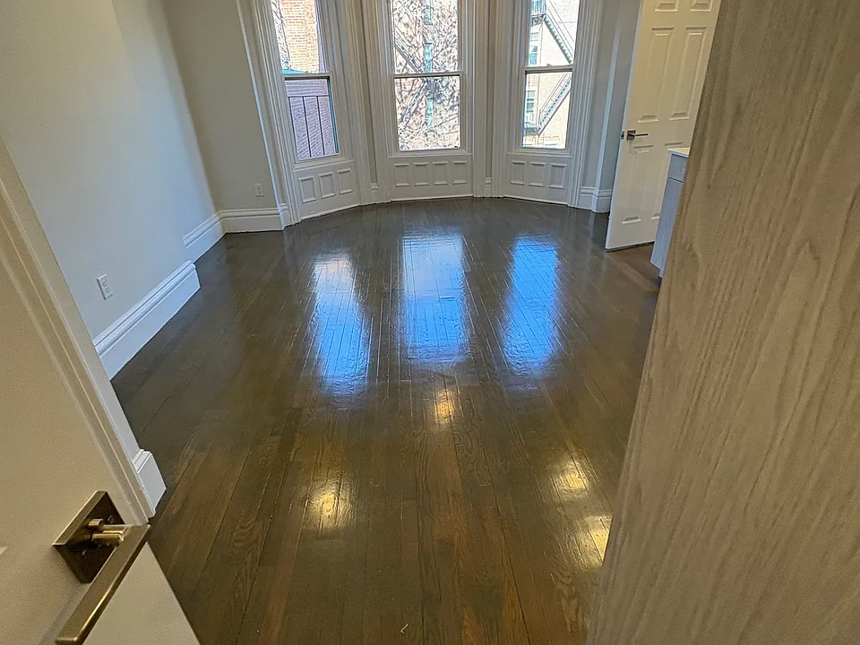 225 Newbury St #2G