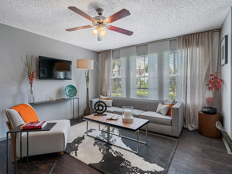 6677 Tanglewood Bay Dr — Photo 3