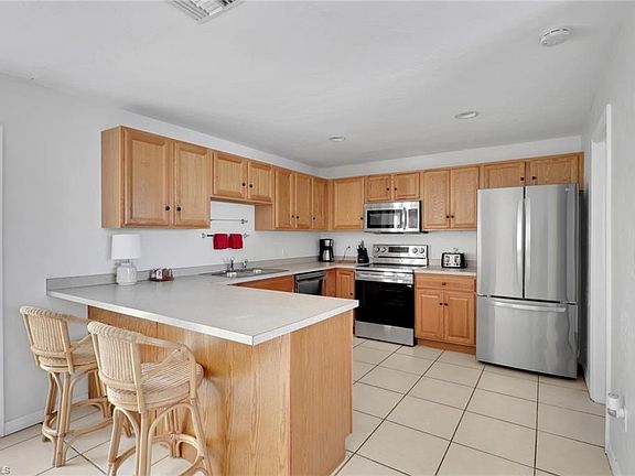 2nd image of 2772 Riverview Dr