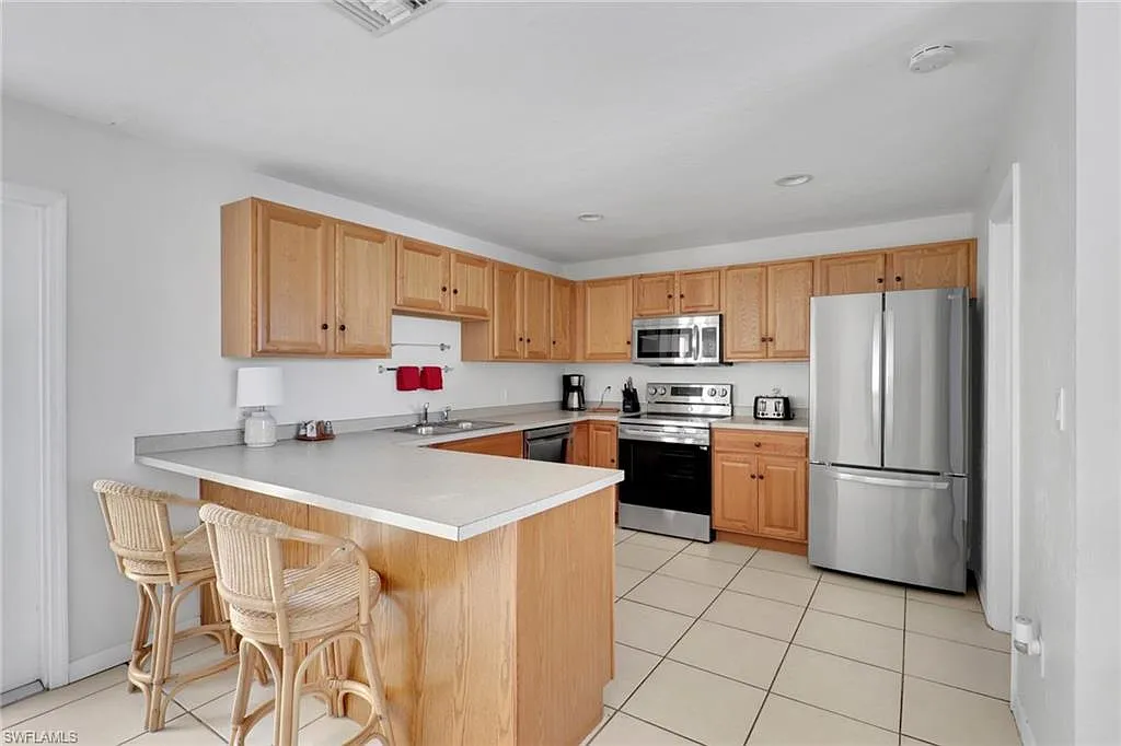 Building Photo - 2772 Riverview Dr