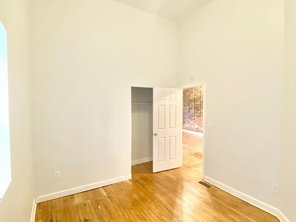 5th image of 2242 S Homan Ave #1
