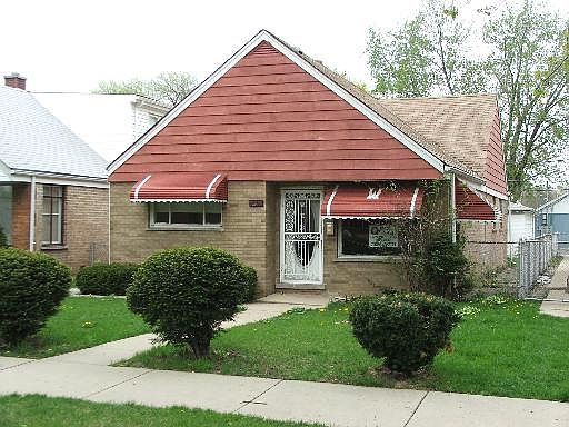 1st image of 2805 N Oak St
