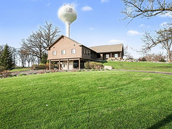 3rd image of 2020 Lakewood Pl