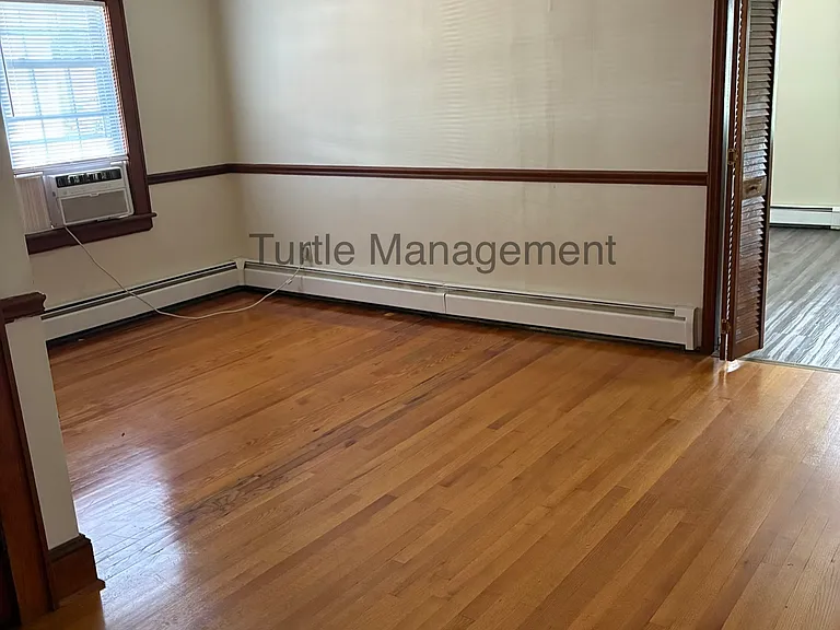 408 N Bruffey St — Photo 4