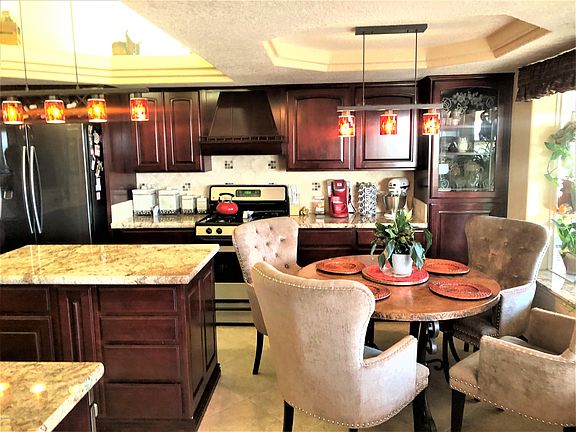4th image of 2870 Papeete Dr