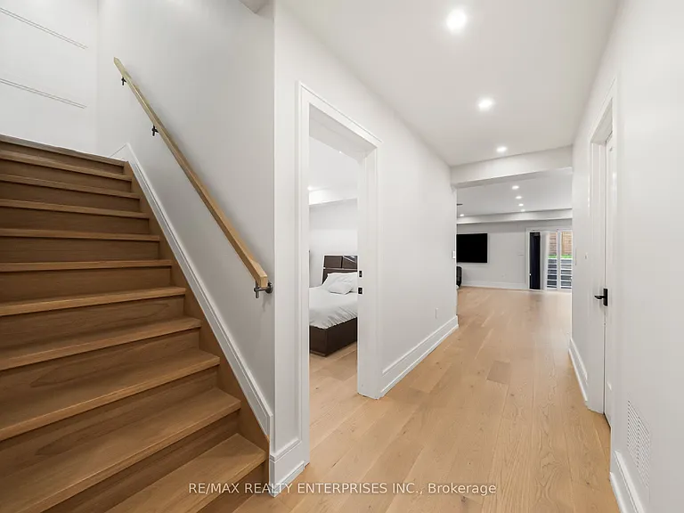 1362 Kenmuir Ave — Photo 32