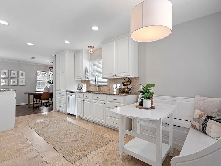 10615 Larchfield Ln — Photo 12