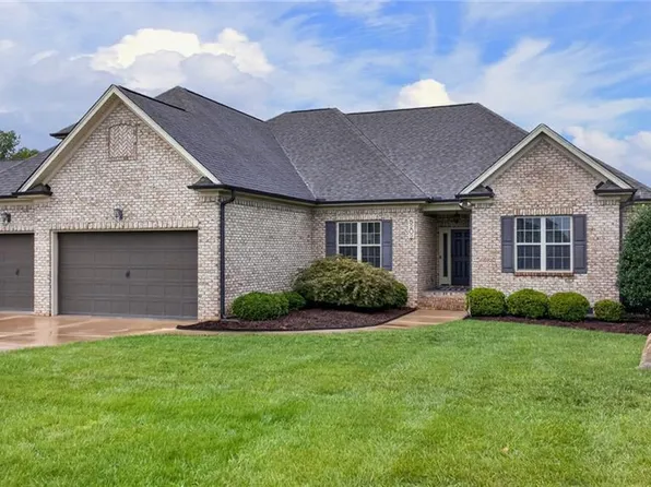 8202 Fortana Ct, Kernersville, NC 27284