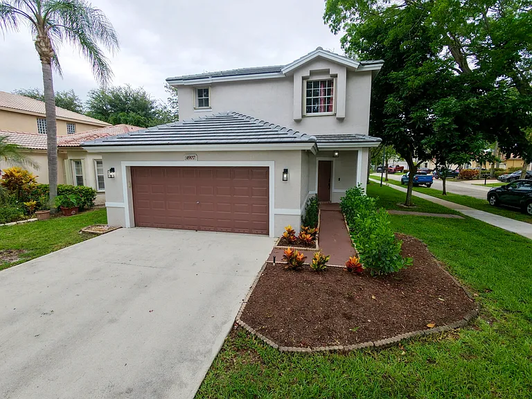 4907 Pelican Mnr — Photo 4