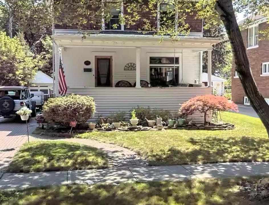 1st image of 23 Lodewyck Ave