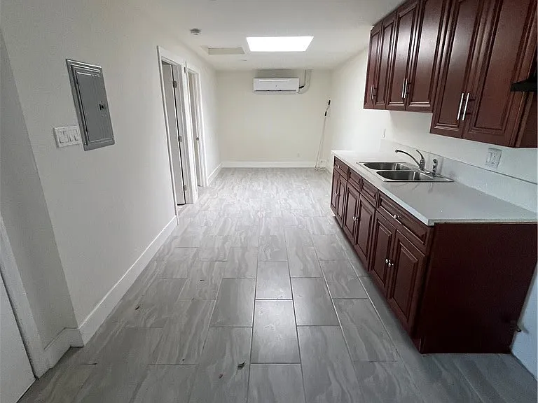 14409 Gundry Ave — Photo 9