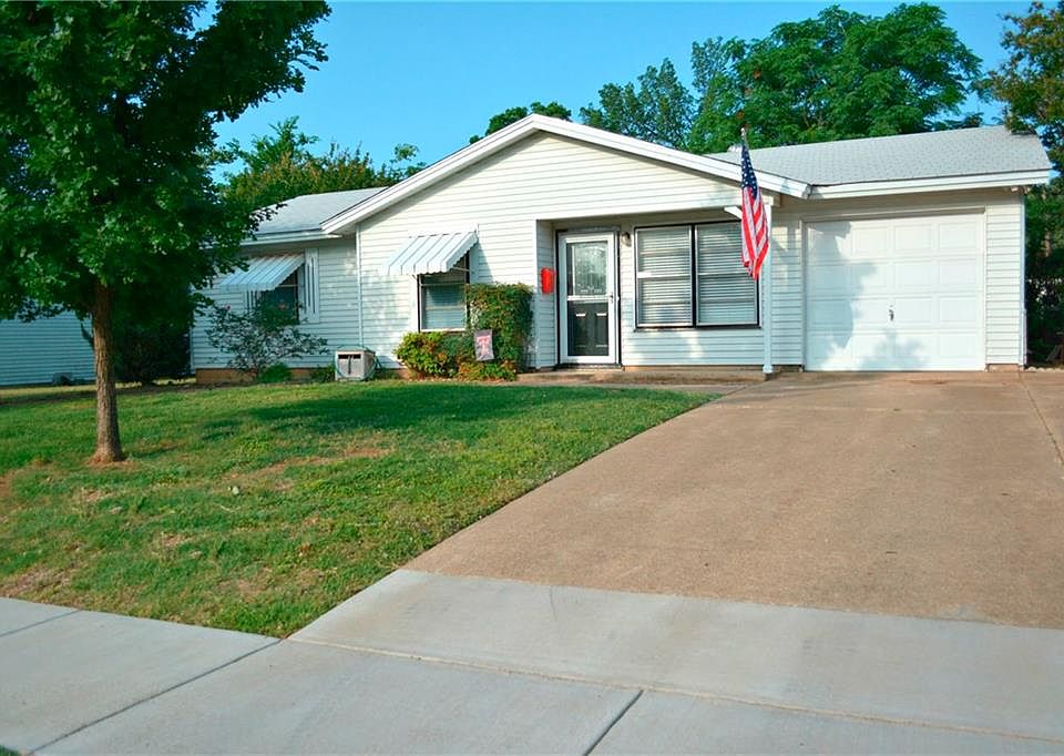 1st image of 803 Denton Dr