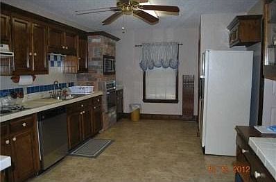 5th image of 42695 Robinwood Dr