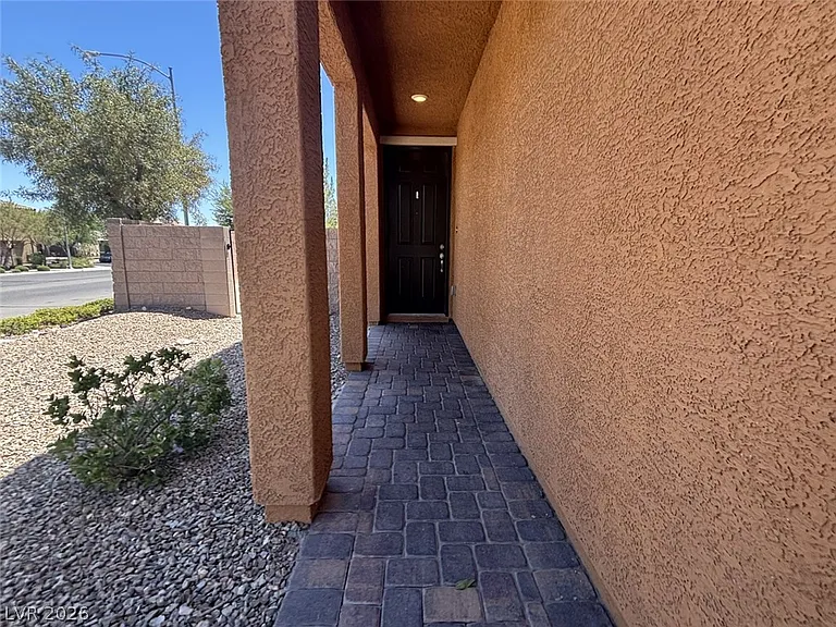 9304 Polwarth Ct — Photo 5