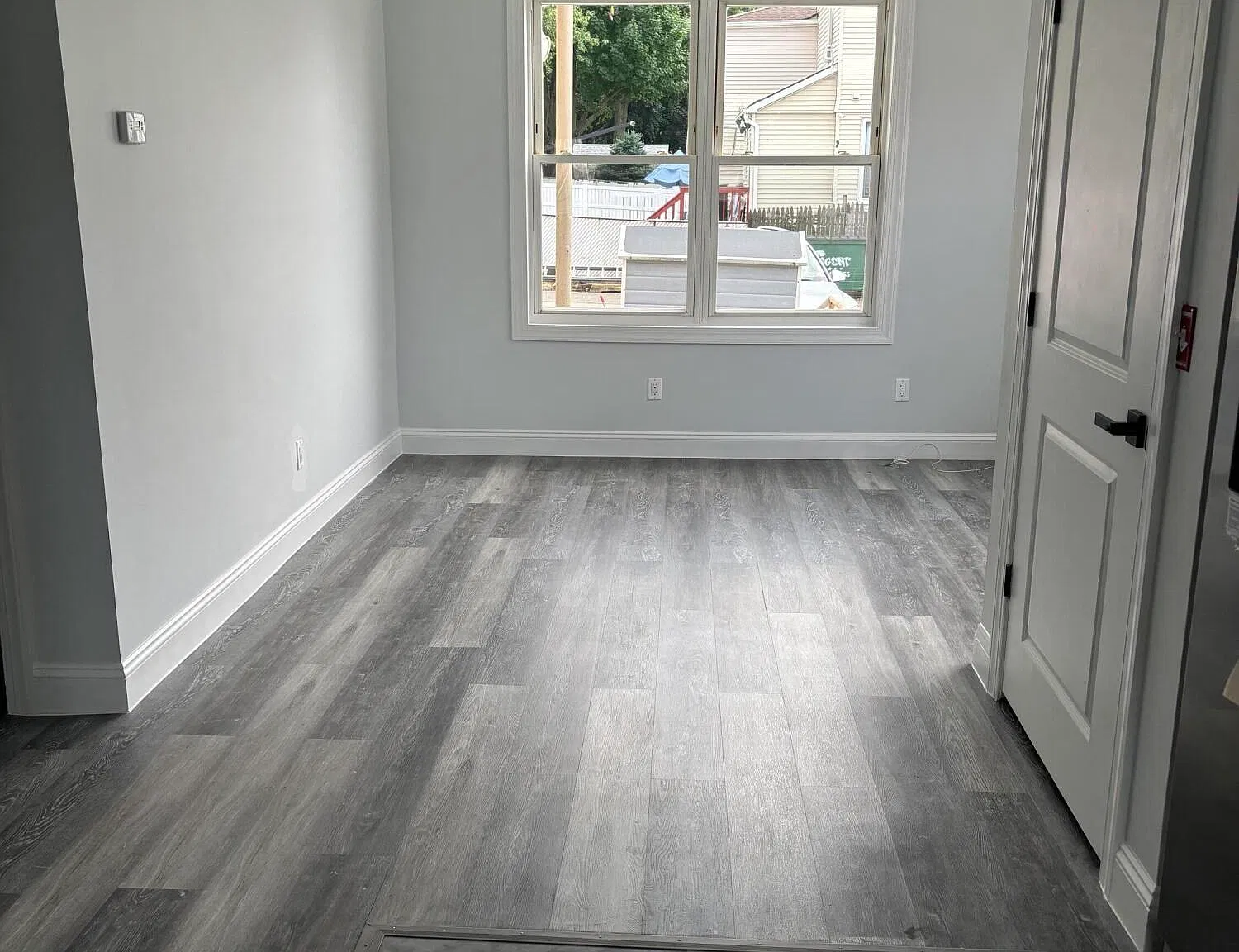 2 bed, 1.0 bath, 3465 sqft, $2,300 — Photo 2