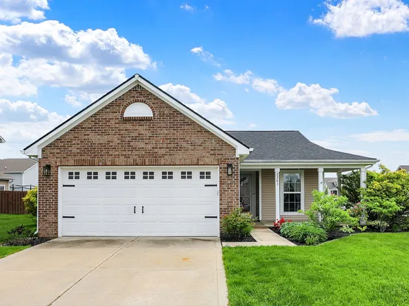 2201 Schoolmarm Dr, Greenfield, IN 46140