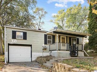 6111 Parker St, Omaha, NE 68104