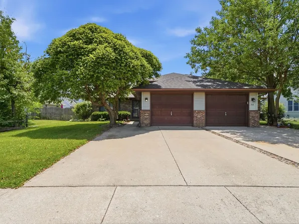 531 W Oak St, Coal City, IL 60416
