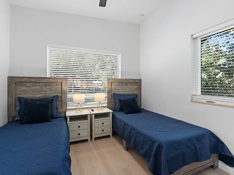 39 Florida Ave — Photo 15