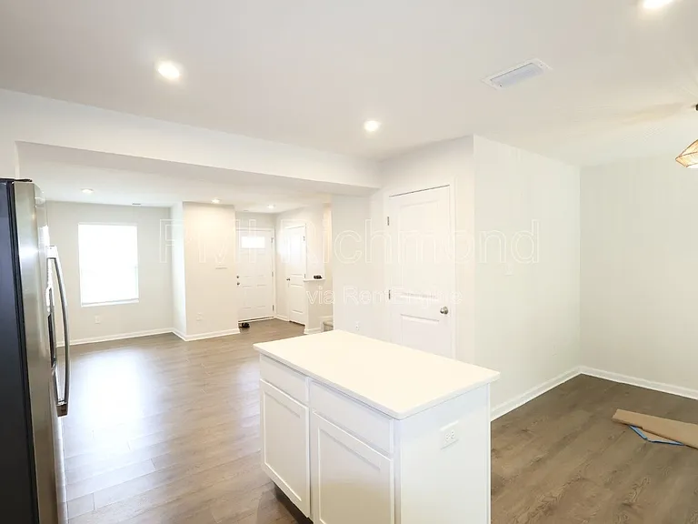 1240 Canterbury Ridge Rd — Photo 12