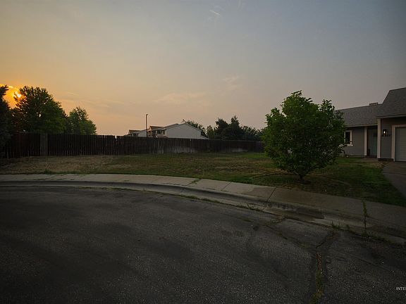 4th image of 8211 W Cory Ct