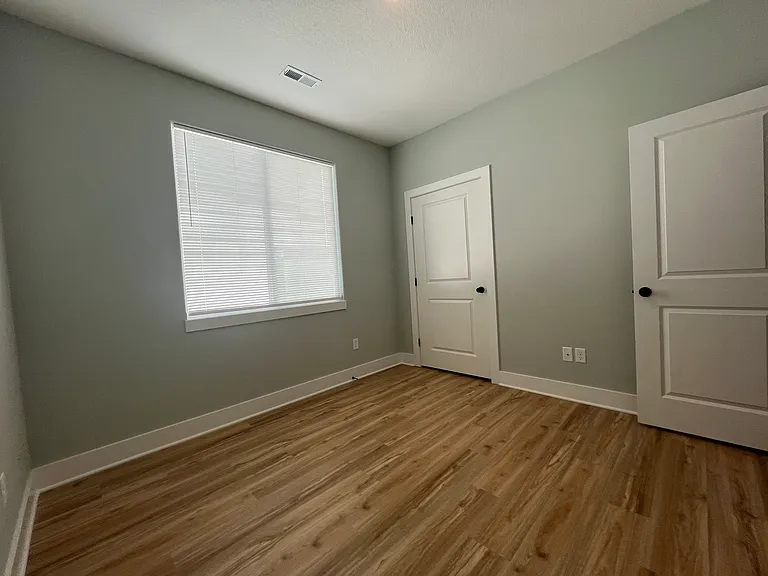 4302 N Hazelwood St — Photo 11