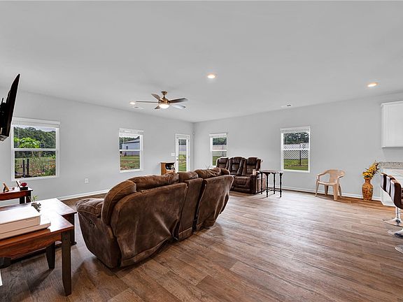 4th image of 300 Clinkscales Rd