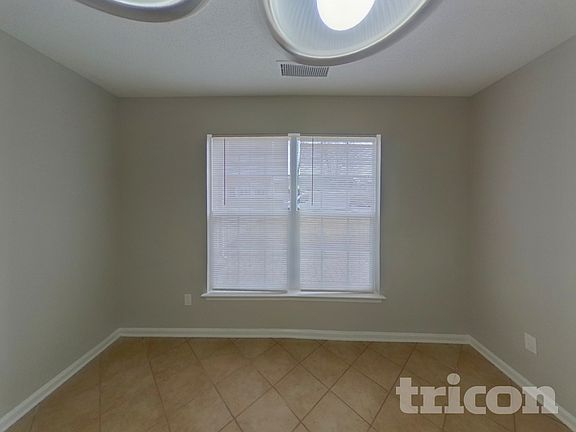 5th image of 131 Winborne Dr