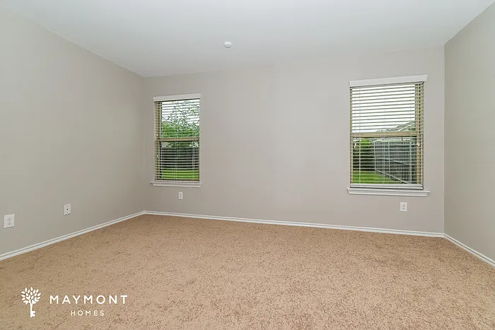 1321 Basswood Ln — Photo 5