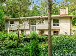 17445 W Spring Lake Rd, Spring Lake, MI 49456