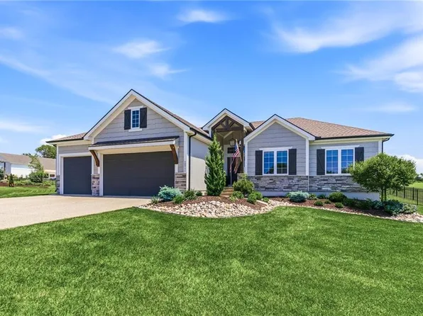 13711 Woodland Ranch Dr, Lone Jack, MO 64086