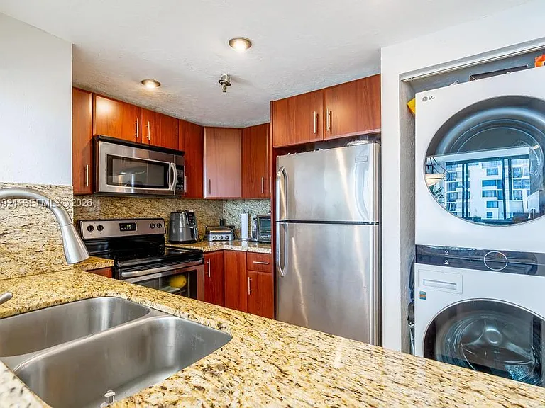 540 Brickell Key Dr #1619 — Photo 8