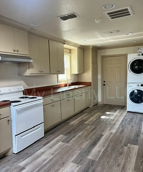 2508 1st Pl — Photo 6