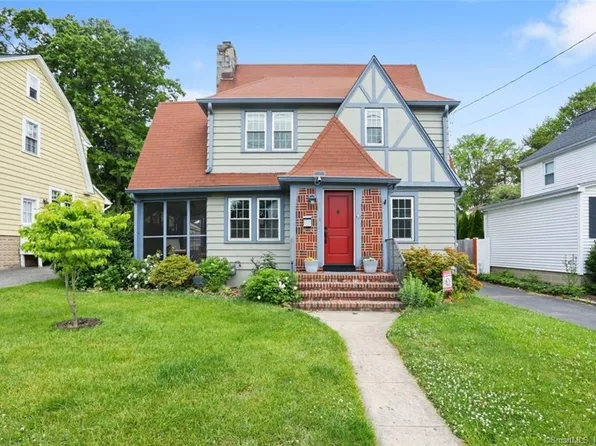 25 Raymond Terrace, Norwalk, CT 06855
