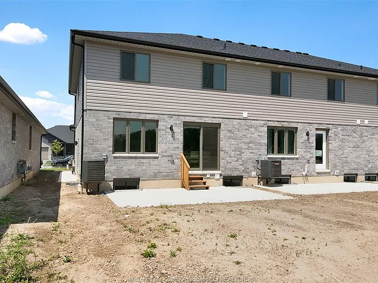 3546 Hallee Cres — Photo 23