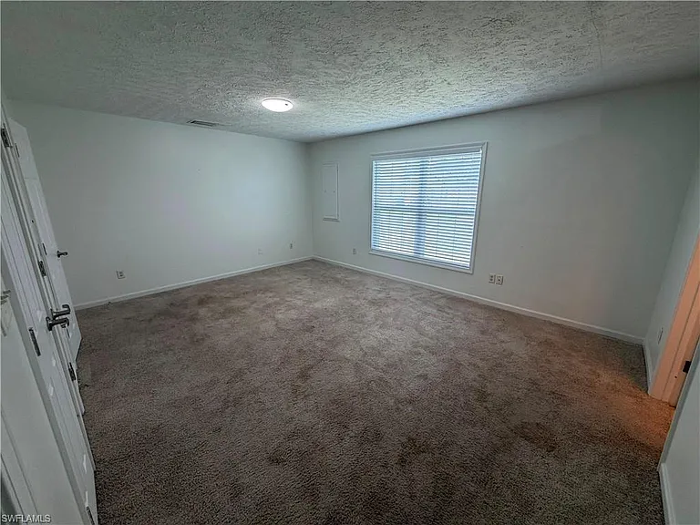 250 Leawood Cir — Photo 17