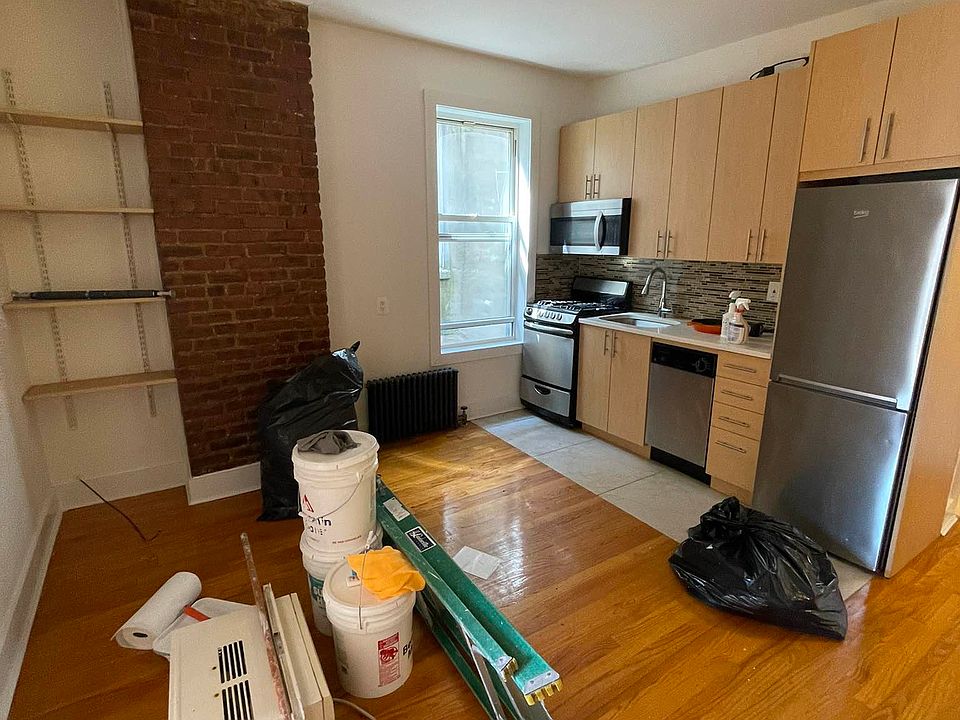 1st image of 3050 14th St #2R